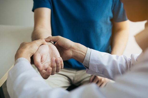 When To Consult an Orthopedic Surgeon for Wrist Pain Relief