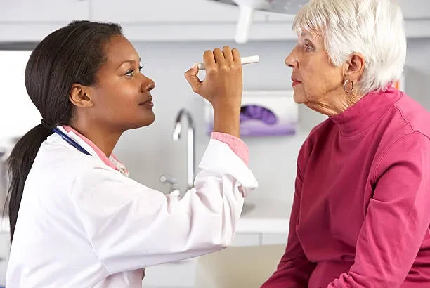 Recognizing the Signs of Cataracts and When to Seek Help